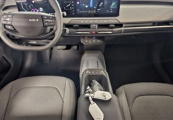Zunanja slika - KIA EV3 - 58.3 kWh baterija. 150 kW  204 KM  Star - 6