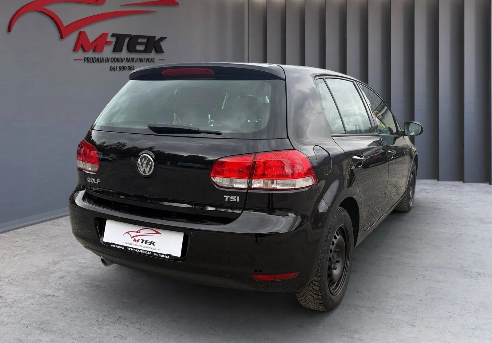 Notranja slika - Volkswagen Golf - 1.2 TSI avt. Trendline 77  105 ... - 7