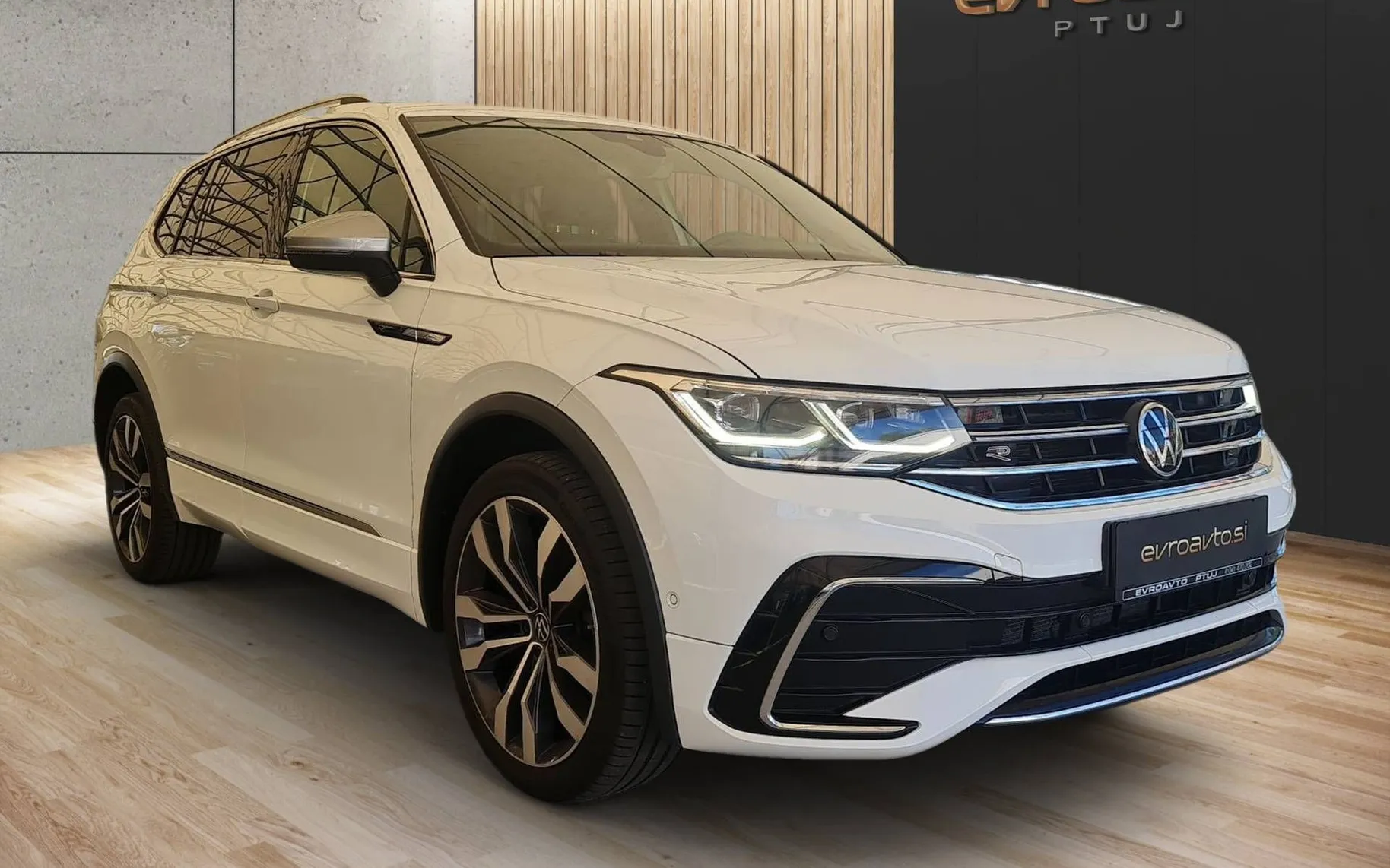 Zunanja slika - Volkswagen Tiguan Allspace - 4motion 2.0 TDI R-Line DSG Matrix.virtual.Harm. - 1