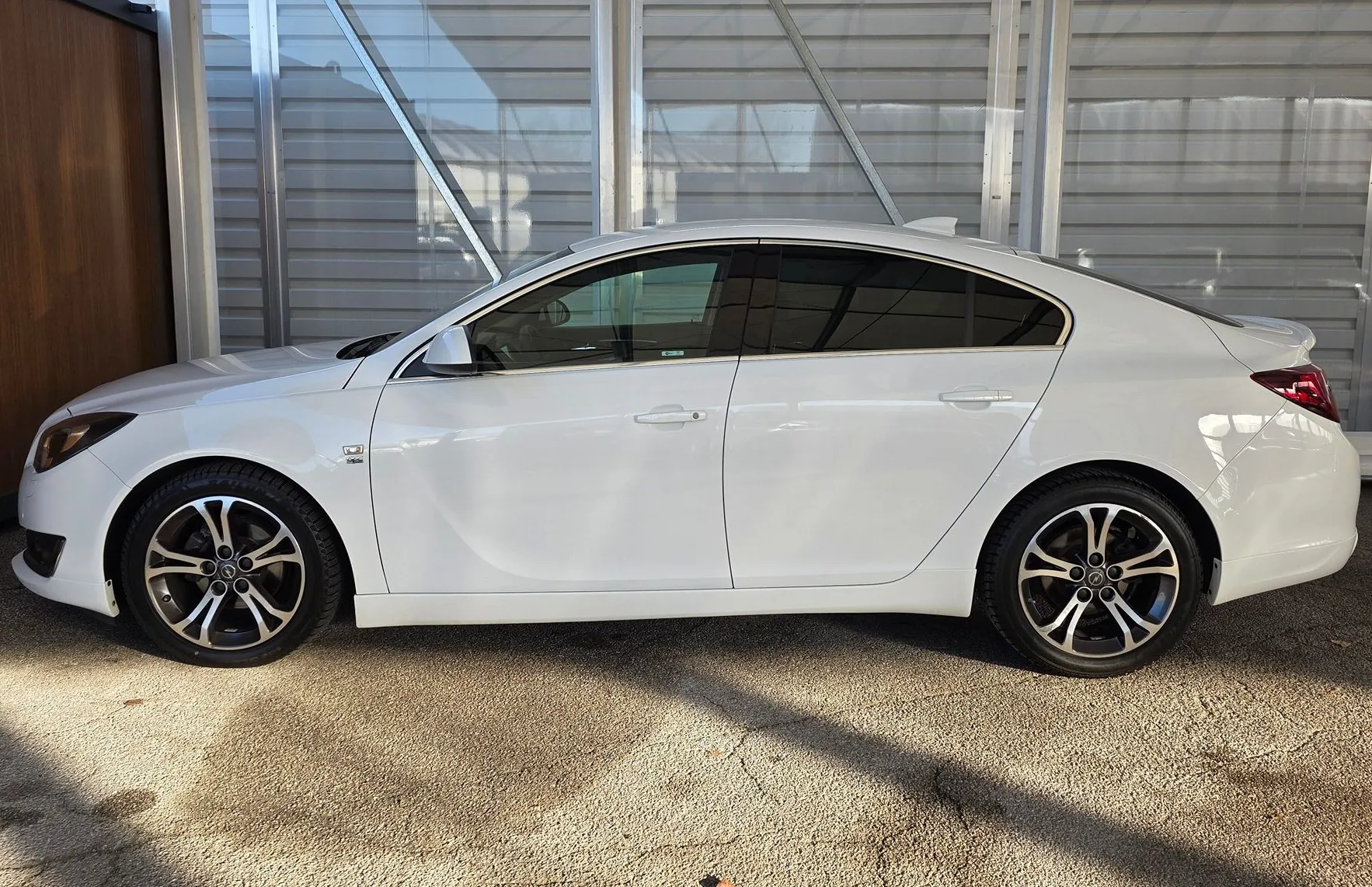 Zunanja slika - Opel Insignia - 2.0 CDTI OPC LINE- SLO-KAM - MRTVI KOT - GL. SERV - 6