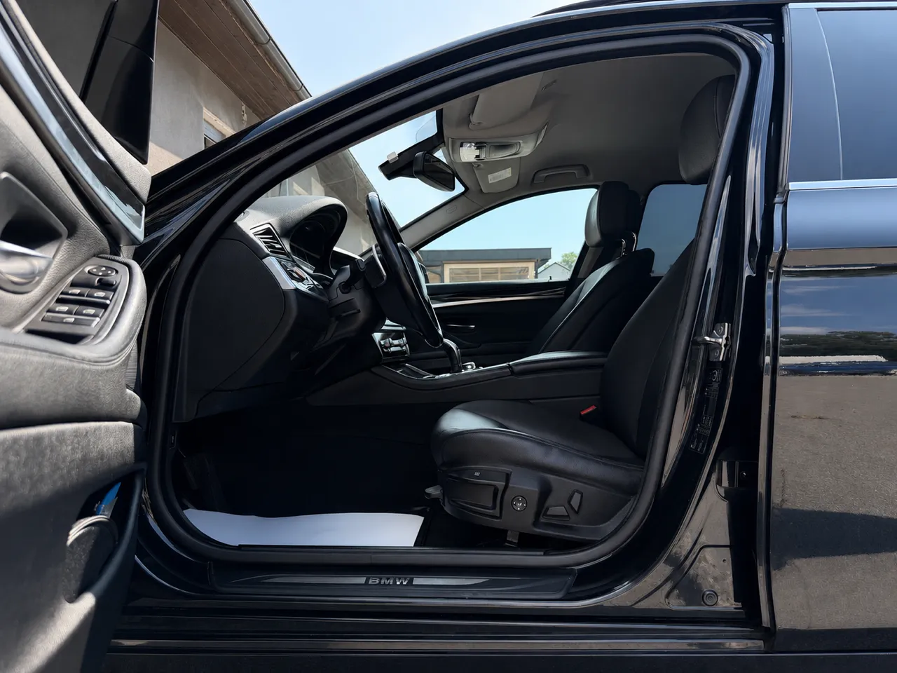 Zunanja slika - BMW Serija 5 - 520D AUT. 2.LASTNIK GRETJE SED. NAVI - 9