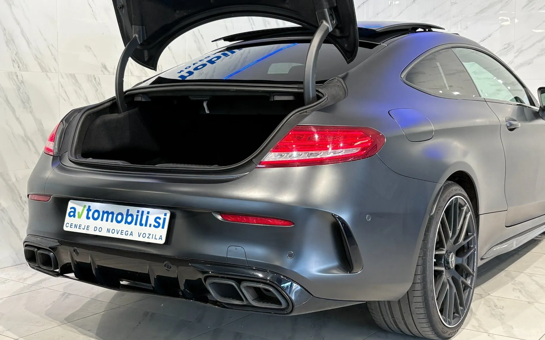 Notranja slika - Mercedes-Benz C-Razred - 63S AMG Coupe... - 7