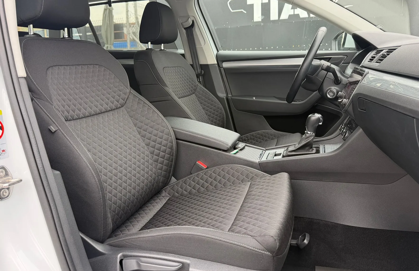 Zunanja slika - Škoda Superb - Combi 2.0 TDI Style-VIRTUL-ACC-VELIK SERVIS-LINE A - 12