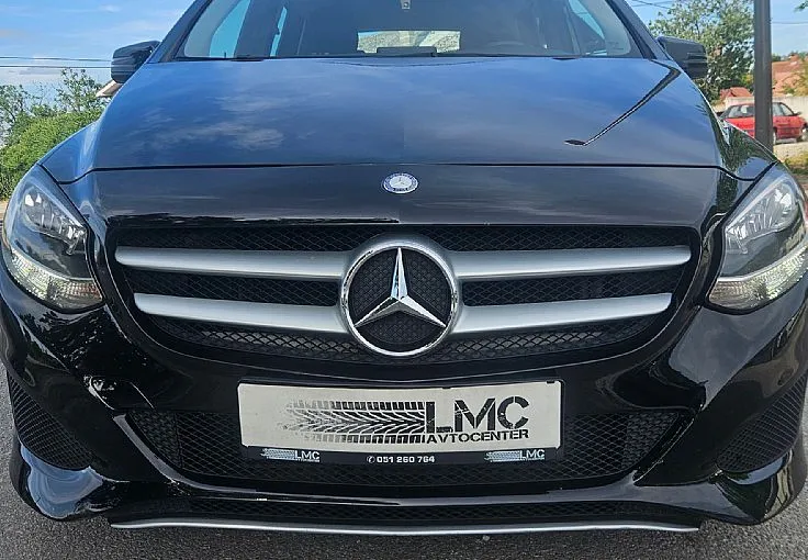 Zunanja slika - Mercedes-Benz B-Razred - 136ks °NAVIGACIJA° °TEMPOMAT° °PARK-SENZORJI° - 2
