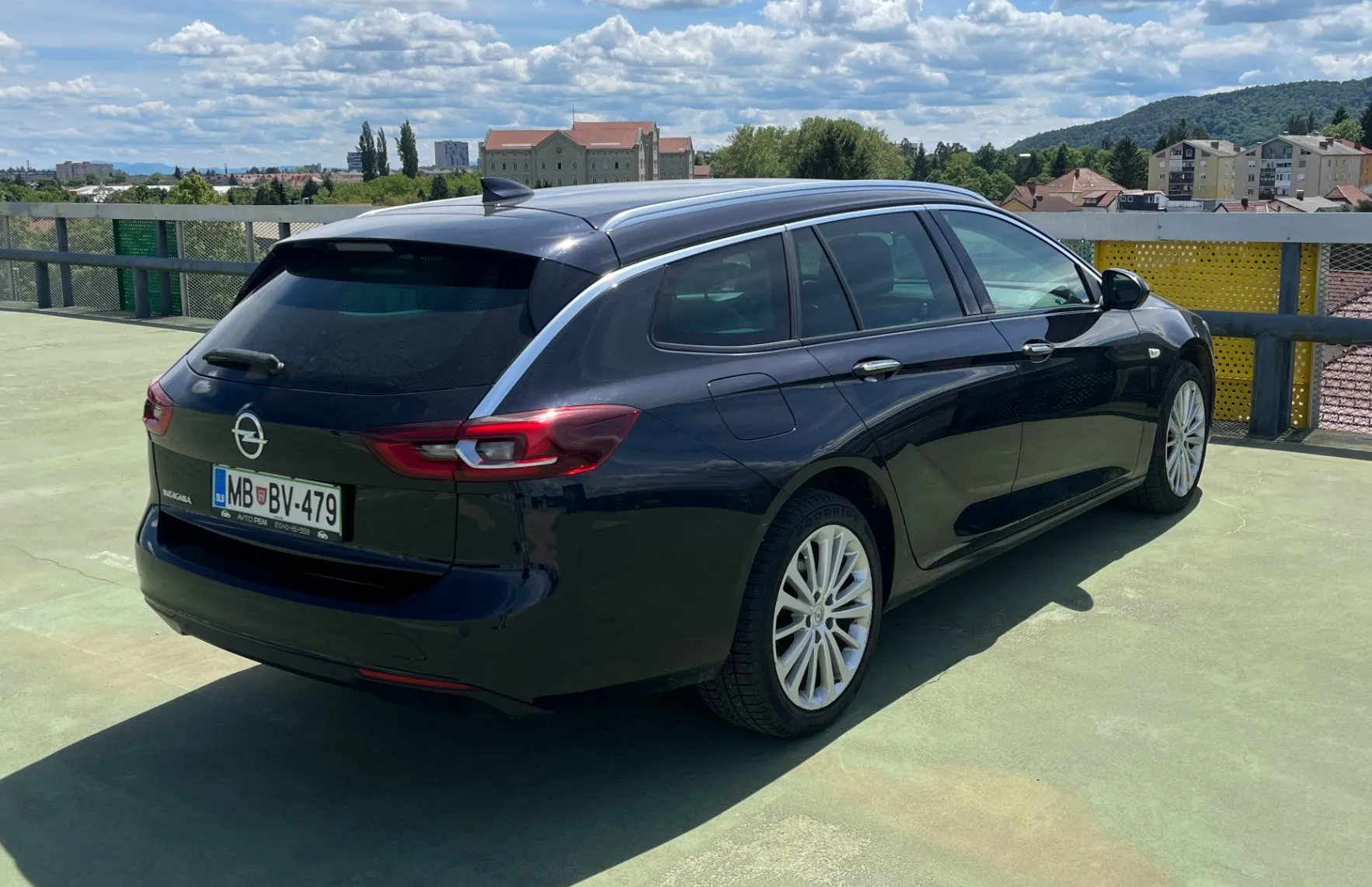 Zunanja slika - Opel Insignia - Sports Tourer 2.0 CDTi Edition - 2