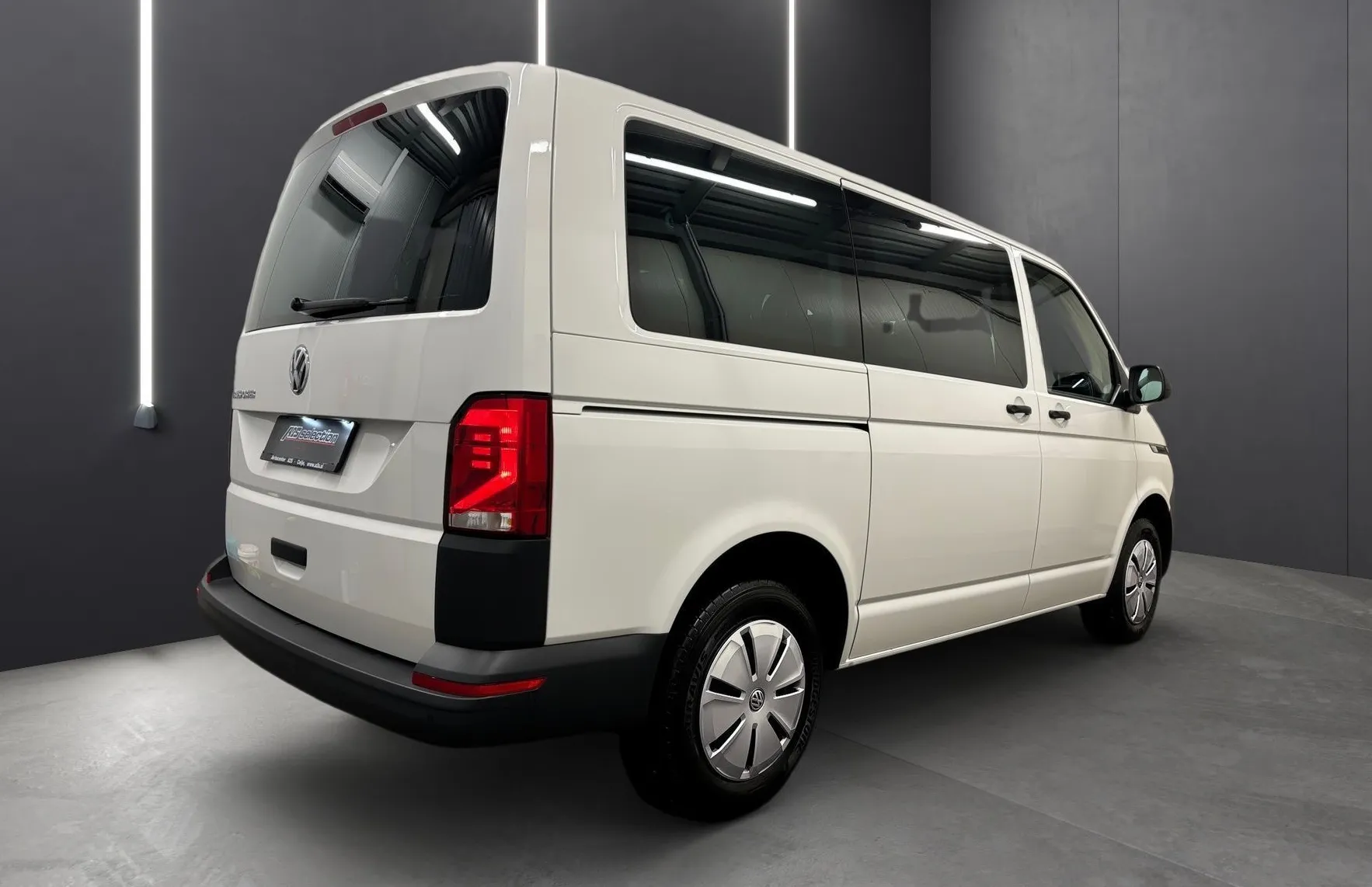 Zunanja slika - VW Transporter - T7 Kombi 2.0 TDI DMR 9sedežev - 2