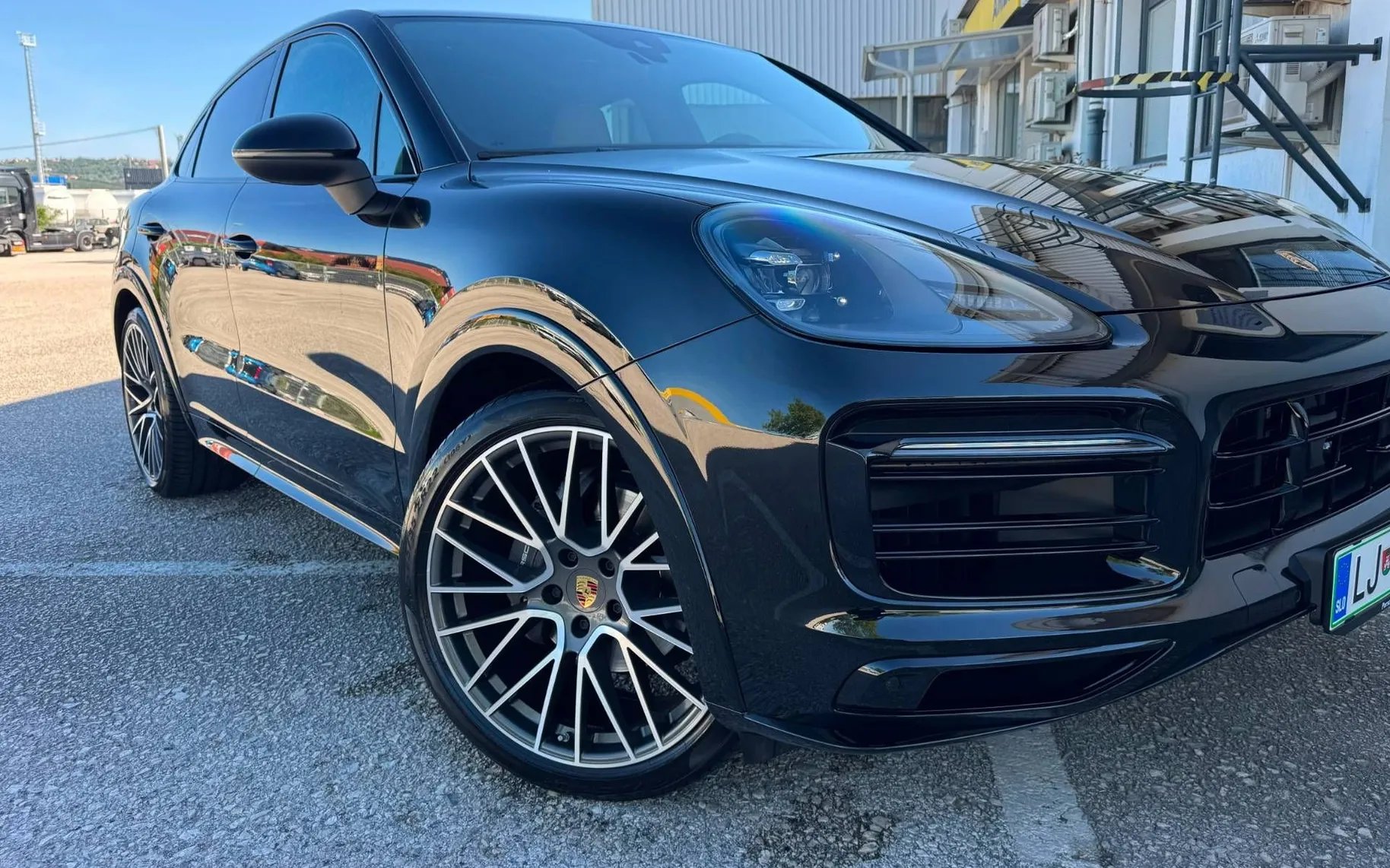 Zunanja slika - Porsche Cayenne Coupe - 3.0 PLATINUM EDITION SAMO 34.000km - 1