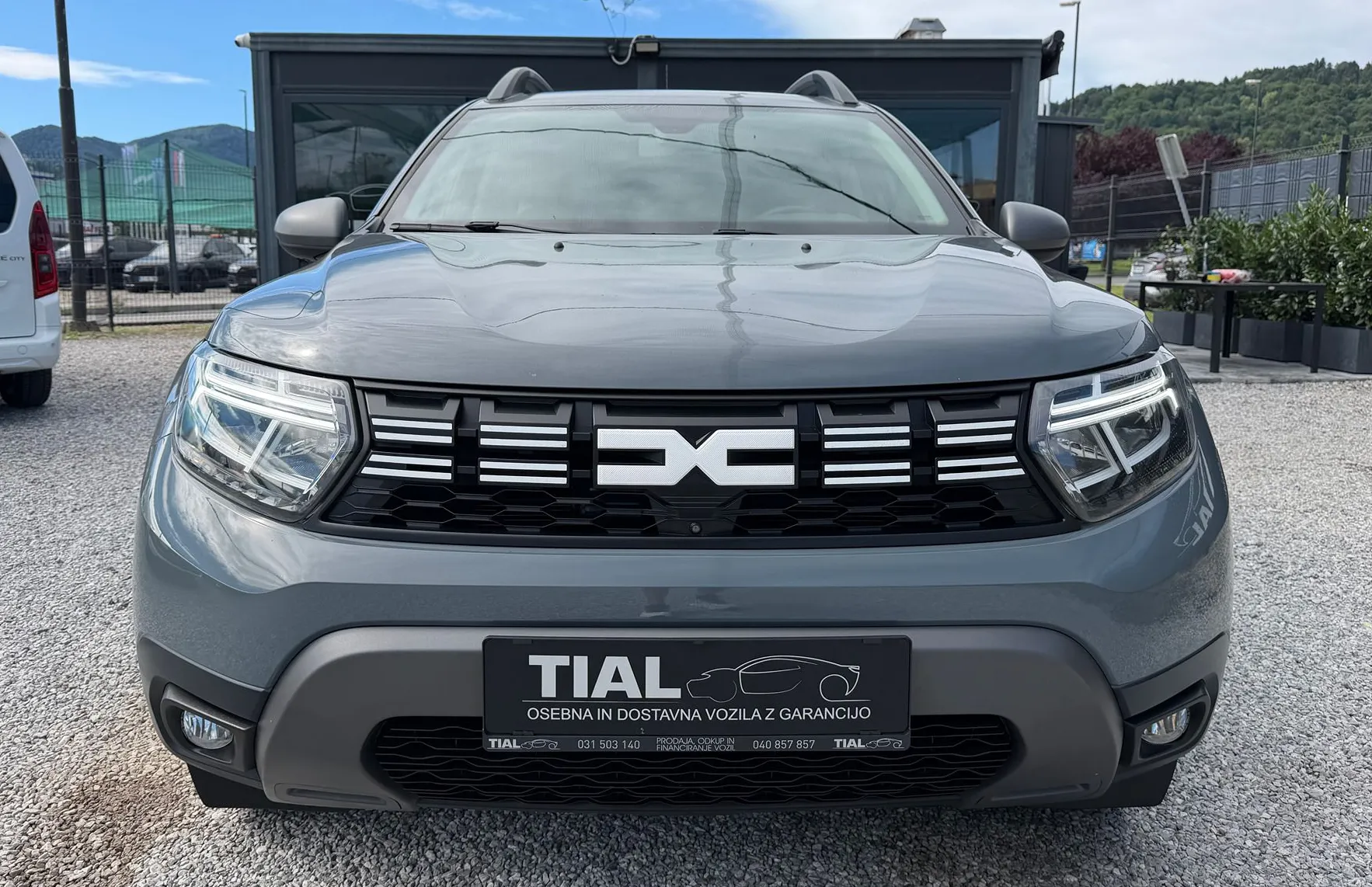 Zunanja slika - Dacia Duster - 1.5 dci-SLO-NARDO SIVA-KAMERA-MRT.KOTI-NAVI - 2