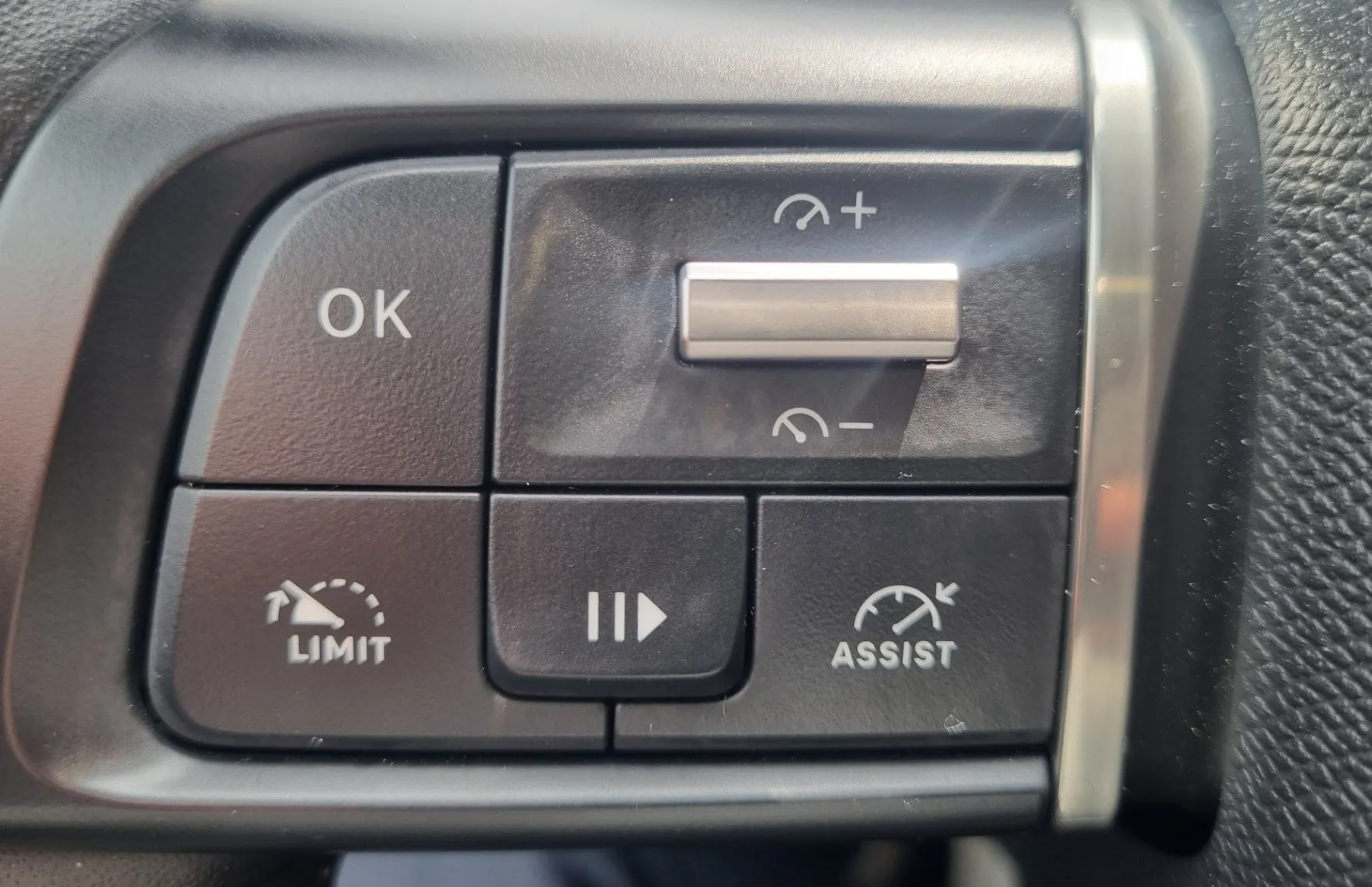 Zunanja slika - Citroën C4 - 1.2 PureTech 100 You  - SAMO 19.857KM - AKCIJA - 19