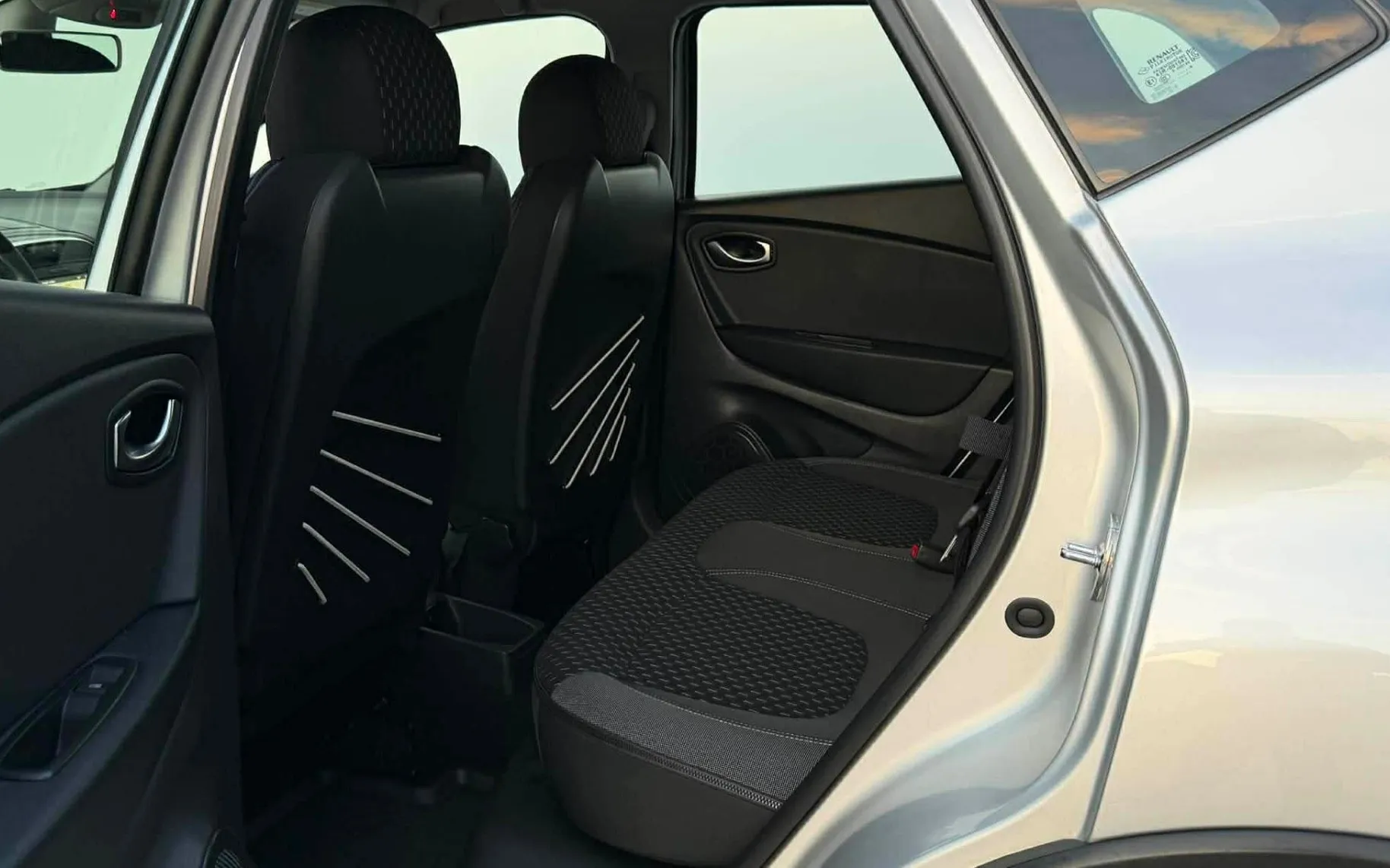 Zunanja slika - Renault Captur - TCe 90-LED-NAVI-110.000km-LIZING ZA TUJCE-KEYLES-. - 10