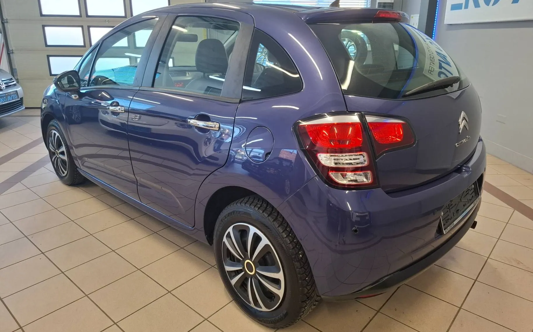 Zunanja slika - Citroën C3 - 1.0 VTi PureTech Attraction SAMO 98000KM-KOT NOV - 3