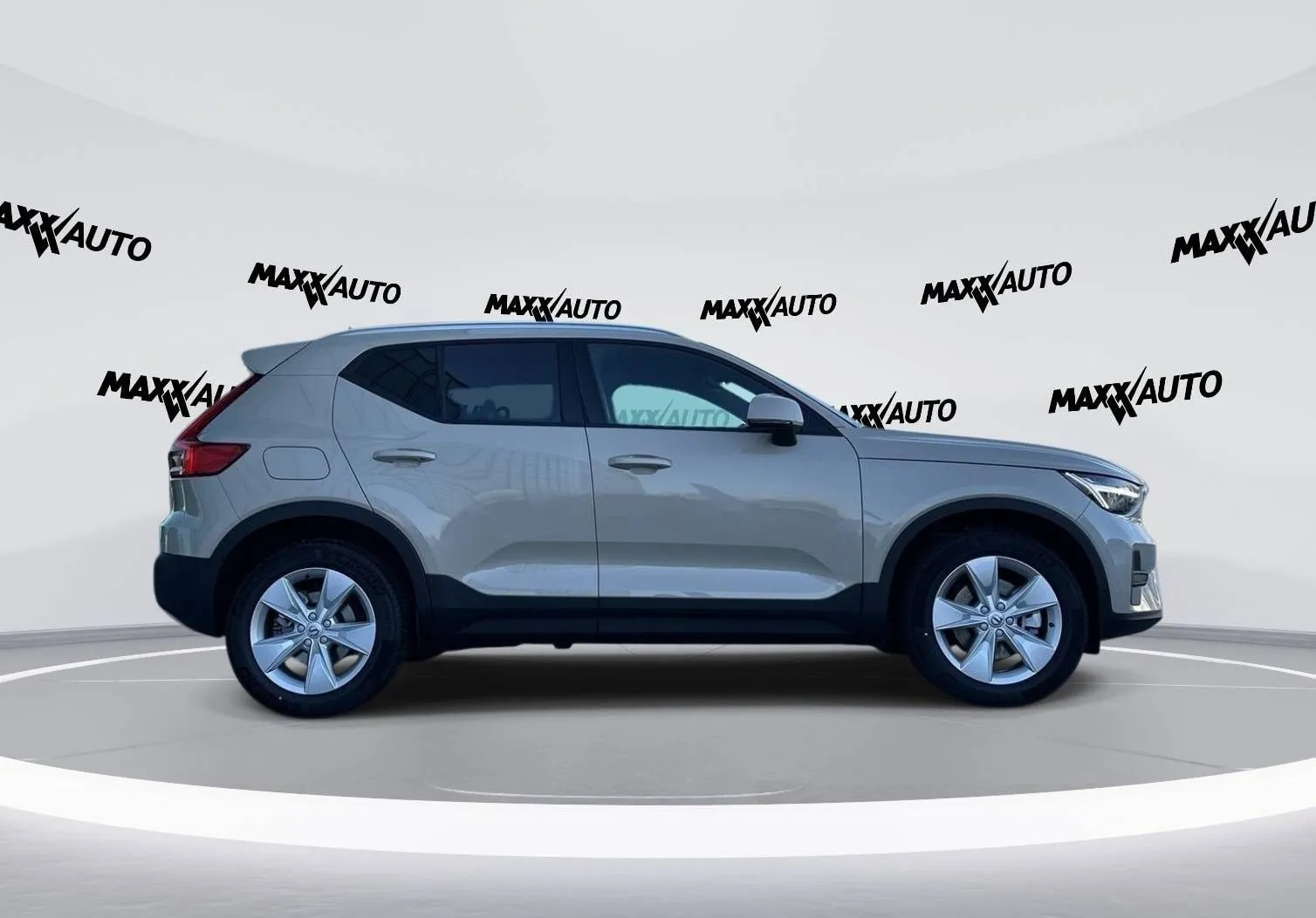 Zunanja slika - Volvo XC40 - B3 P Core AT DCT 3 leta garancije + 3 servisi... - 4