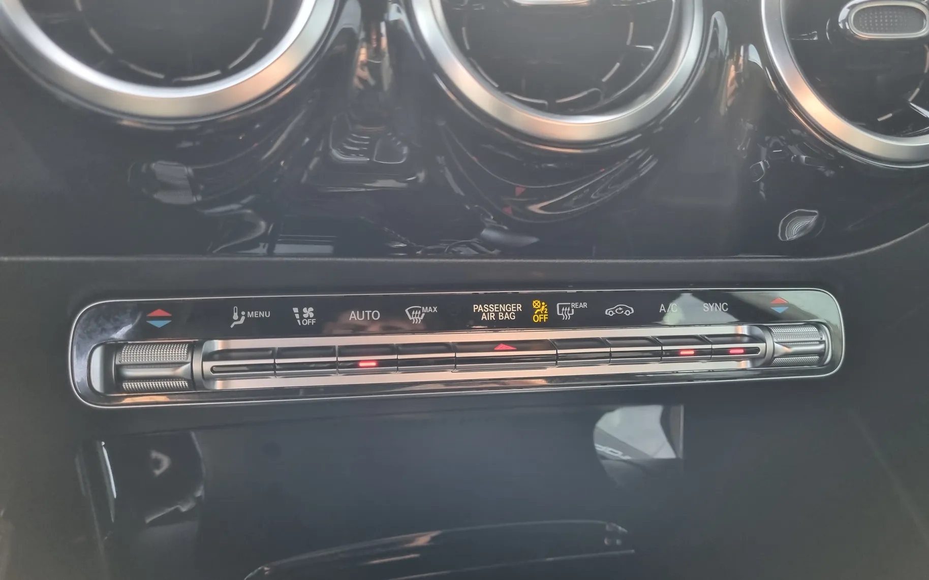 Zunanja slika - Mercedes-Benz CLA Shooting Brake - 1.3 CLA 200 Avtomatik - KOMISIJSKA PRODAJA - T - 32