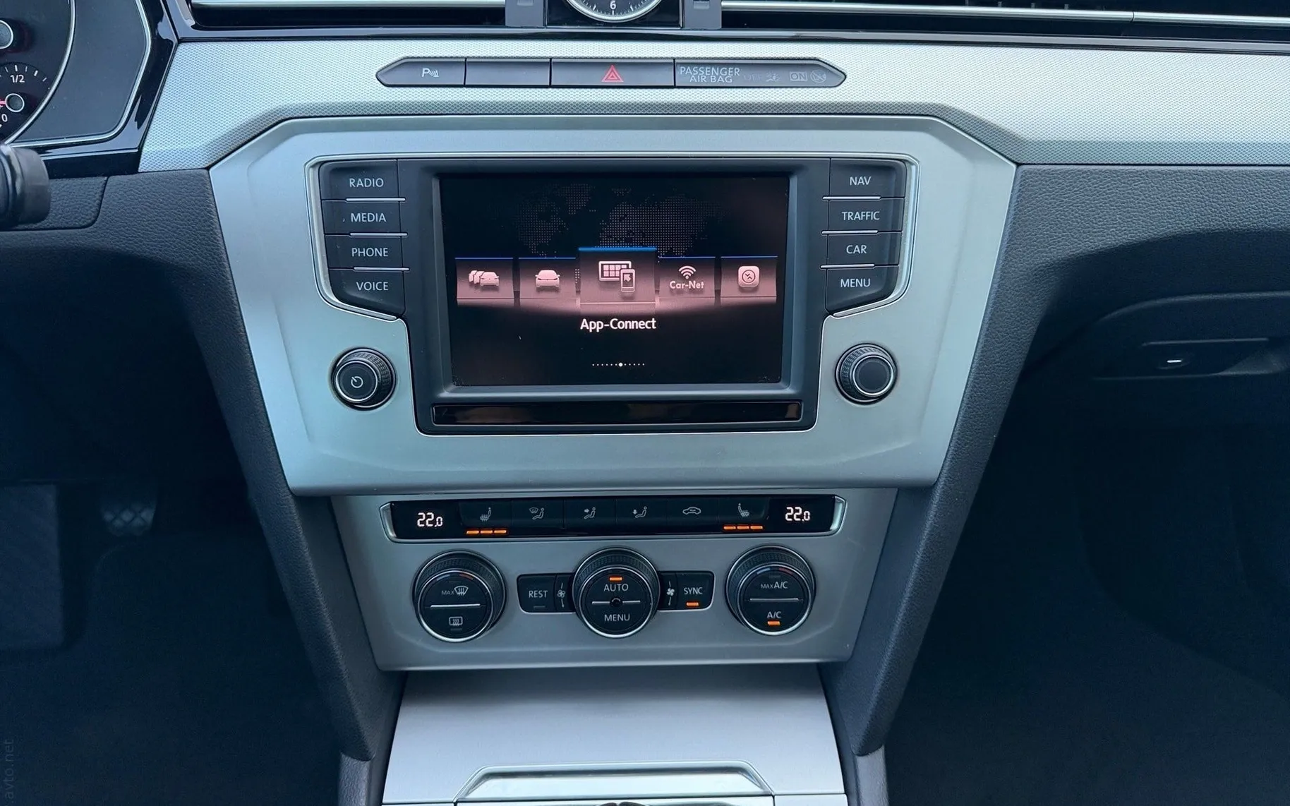 Notranja slika - Volkswagen Passat - 1.4 TSI BMT Trendline-Full LED-Navi-Masaža-Kamera - 9
