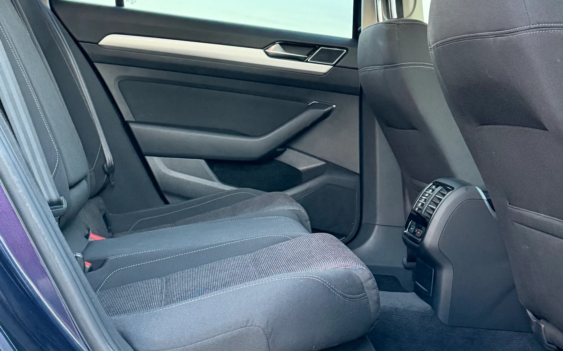 Zunanja slika - Volkswagen Passat - Variant 2,0 TDI BMT Highline DSG - 4