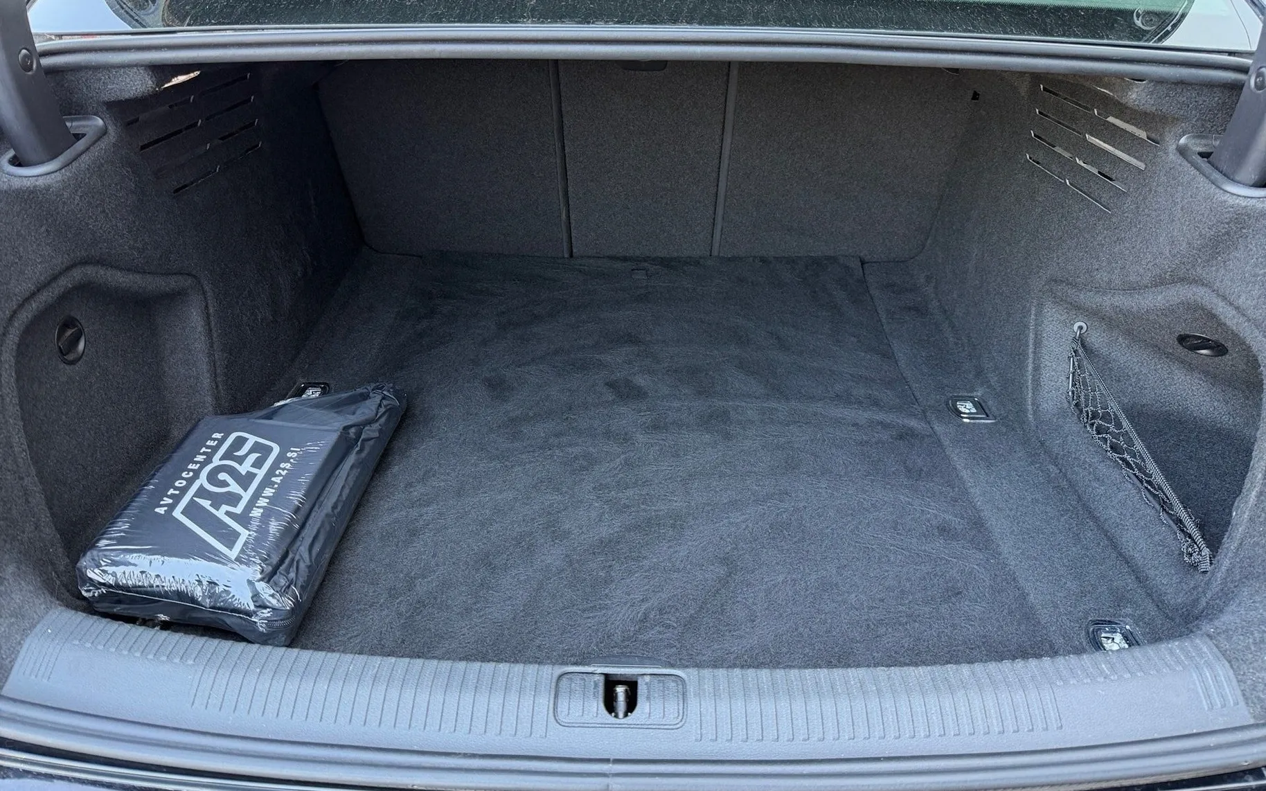 Notranja slika - Audi A4 - 2.0 TDI  Basis  S tronic-LED-Tempomat-Prime paket. - 12