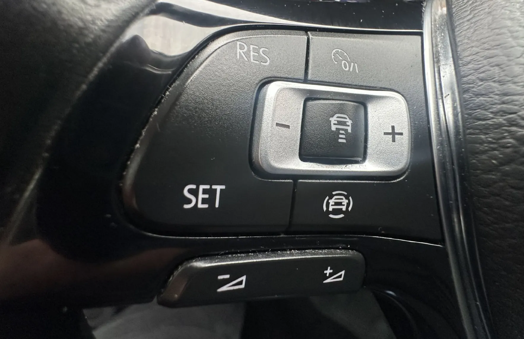 Zunanja slika - Volkswagen Tiguan - 2.0 TDI Comfort DSG.110kW.NAVI.ALU.PDC.DIZEL - 13