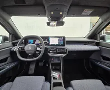 Zunanja slika - Renault 4 E-tech - Techno EV52 150 Comfort Range+Iconic polepitev - 9 - Predogledna slika