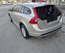 Zunanja slika - Volvo V60 Cross Country - D3 odličen avto po AKCIJSKI CENI   LEANPAY - 3 - Predogledna slika