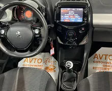 Notranja slika - Peugeot 108 - 1.2-CABRIO-TEMPOMAT-LED-KAMERA-ALU-ODLIČEN... - 10 - Predogledna slika
