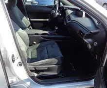 Zunanja slika - Lexus UX - 250h HYBRID - samo 68.299 kilometrov - 7 - Predogledna slika