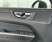 Zunanja slika - Volvo XC60 - B4D Core Avt. LED-KAMERA-KEYLESS - 16 - Predogledna slika