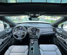 Notranja slika - Volvo XC90 - T8 AWD Ultra Dark 7s 3 leta garancije + 3 servisi. - 20 - Predogledna slika