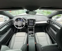 Notranja slika - Volvo XC40 - B3 P Core AT DCT - 20 - Predogledna slika