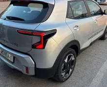 Zunanja slika - KIA Stonic - 1.0 T-GDi 73.6 kW  100 KM  LX Life M T - 3 - Predogledna slika