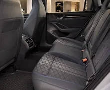 Notranja slika - Volkswagen Passat - R-Line SLO.DSG.MAX OPREMA. PANORAMA. MASAŽA - 7 - Predogledna slika