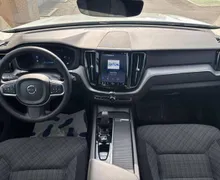 Notranja slika - Volvo XC60 - B4P Momentum PRO AT FWD KAMERA-GRETJE.SED.-DAB+ - 12 - Predogledna slika