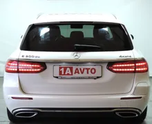 Zunanja slika - Mercedes-Benz E-Razred - E 300 de 4MATIC T  Avt. ACC-360-MRTVI KO - 6 - Predogledna slika