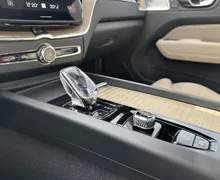 Notranja slika - Volvo XC60 - T8 AWD Recharge Twin Engine Ultra Dark Avt. - 20 - Predogledna slika