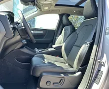 Notranja slika - Volvo XC40 - B4P Ultra Dark Avt. - 10 - Predogledna slika