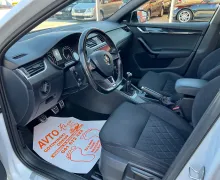 Notranja slika - Škoda Octavia - RS 2.0 TDI-BI-XENON-LED-NAVI-RADAR TEM-PDC-ODLI  268 .. - 9 - Predogledna slika