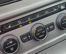 Zunanja slika - Volkswagen Golf - Variant 2.0TDI BMT R-LINE BI-XENON-PANORAMA-NAVI-GRETJE SŽ - 16 - Predogledna slika