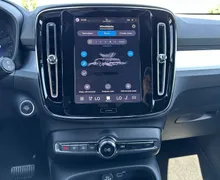 Notranja slika - Volvo XC40 - B3P Core Avt - 25 - Predogledna slika