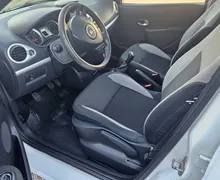 Notranja slika - Renault Clio - 1.2 16V SLO KLIMA - 8 - Predogledna slika