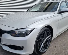 Zunanja slika - BMW Serija 3 - : 318d-PERLA BELA-SPORT PAKET-NAVI+19COL - 1 - Predogledna slika