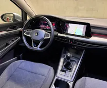 Notranja slika - Volkswagen Golf - Volkswagen  Variant 2.0 TDI VIRTUAL ACC AMBIENT LANE KEYLESS - 6 - Predogledna slika