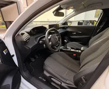 Notranja slika - Peugeot 208 - 1,2 PureTech 100 S&S Allure - 6 - Predogledna slika