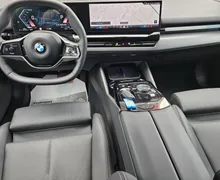Notranja slika - BMW serija 5 Touring: - 520d  AT   1.LASTNIK SLO VIRTUAL  LED - 10 - Predogledna slika