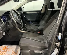 Notranja slika - VW T-Roc - 2.0 TDI-XENON-LED-VIRTUAL-ACC-KAMERA-NAV-MRTVI K - 20 - Predogledna slika