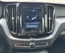 Notranja slika - Volvo XC60 - T8 Recharge Twin Engine AUT  Zračno Kljuka Pano... - 11 - Predogledna slika