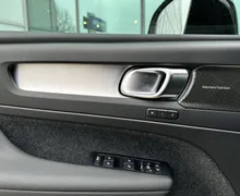 Notranja slika - Volvo XC40 - B3 P Plus Dark AT DCT - 13 - Predogledna slika