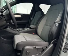 Zunanja slika - Volvo XC40 - B3 P Core AT DCT 3 leta garancije + 3 servisi - 9 - Predogledna slika