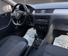 Notranja slika - Škoda Rapid - 1.6 TDI 77 kW Elegance... - 9 - Predogledna slika