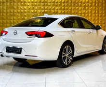 Notranja slika - Opel Insignia - 2.0 CDTI AUT. HEADUP-KAMERA-BOSE-GRETJE VOLANA - 11 - Predogledna slika