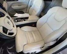Notranja slika - Volvo XC60 - B4D AWD Plus Dark Avt.1. lastnik. SLO poreklo - 12 - Predogledna slika