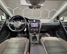 Notranja slika - Volkswagen Golf - 2.0 TDI Highline|PANORAMA|LED|ACC|KAMERA|PERLA| - 9 - Predogledna slika